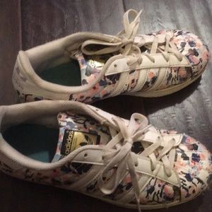 Adidas superstar floral shoes super cute used 3x